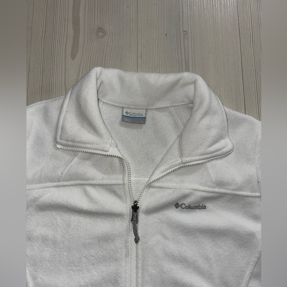 Columbia Women's Classic White Fleece Jacket - Picture 6 of 9